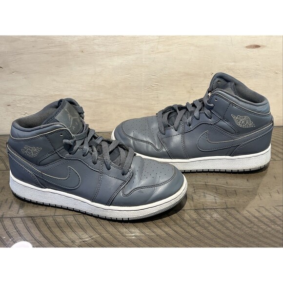 Nike Air Jordan 1 Mid BG Cool Grey Youth Model# 554725-031 (2015) Size 5.5Y - Picture 1 of 11